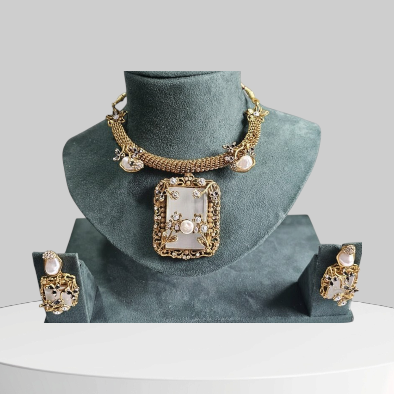 The Enchanted Ivory Scroll – Art Deco Gold & Black Pearl Set