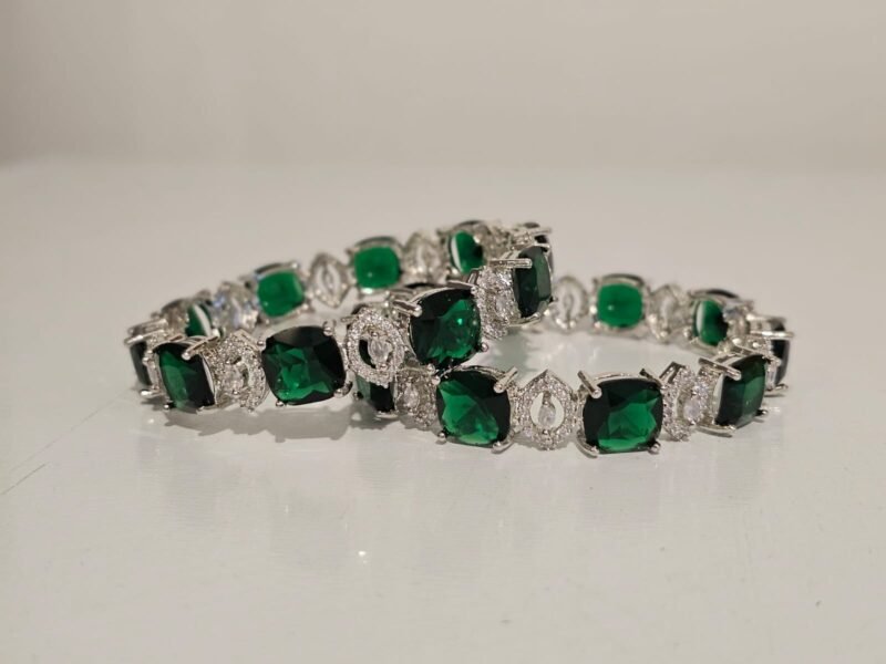 Medusa Emerald Bangles – Dramatic Green & White Gold Look